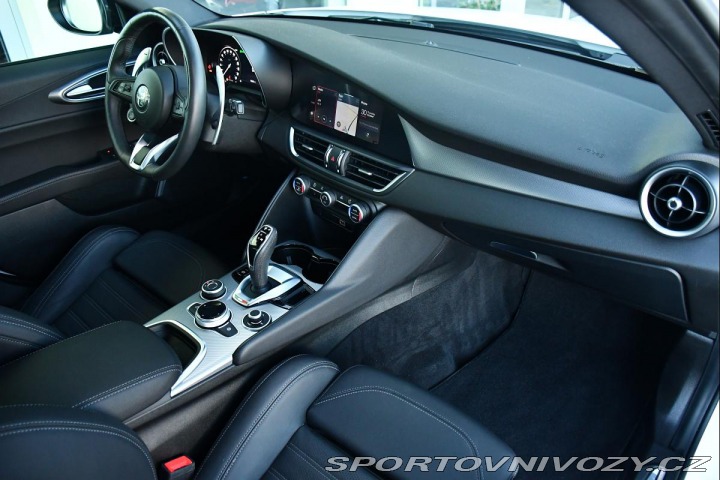 Alfa Romeo Giulia 2.0Turbo REZERVACE 2024