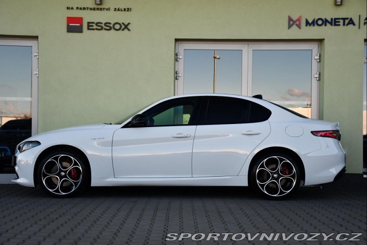 Alfa Romeo Giulia 2.0Turbo206kW AT8-Q4 Velo 2024