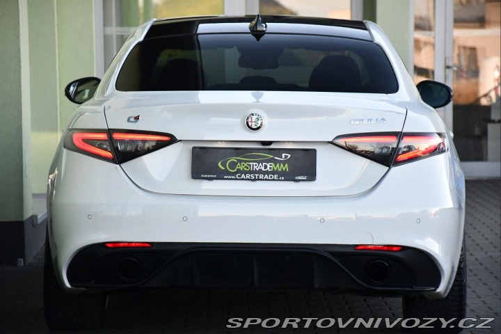 Alfa Romeo Giulia 2.0Turbo REZERVACE 2024