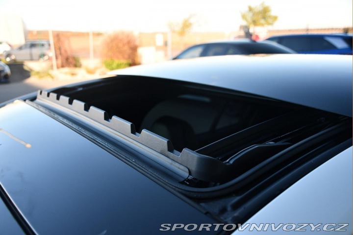 Alfa Romeo Giulia 2.0Turbo REZERVACE 2024