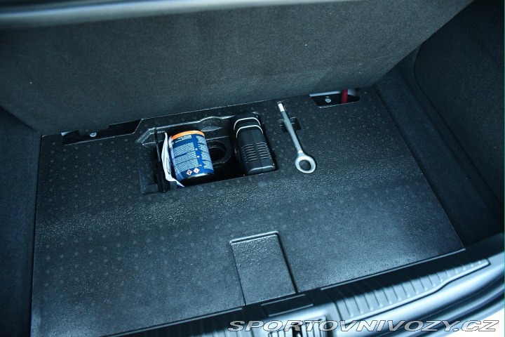 Alfa Romeo Giulia 2.0Turbo206kW AT8-Q4 Velo 2024