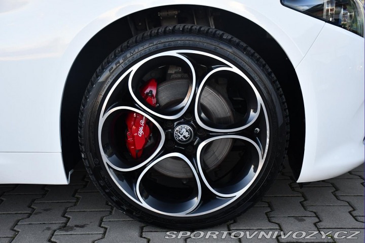 Alfa Romeo Giulia 2.0Turbo REZERVACE 2024