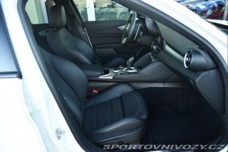 Alfa Romeo Giulia 2.0Turbo206kW AT8-Q4 Velo 2024