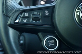 Alfa Romeo Giulia 2.0Turbo206kW AT8-Q4 Velo 2024