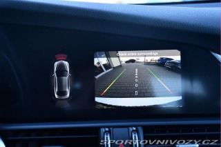 Alfa Romeo Giulia 2.0Turbo206kW AT8-Q4 Velo 2024