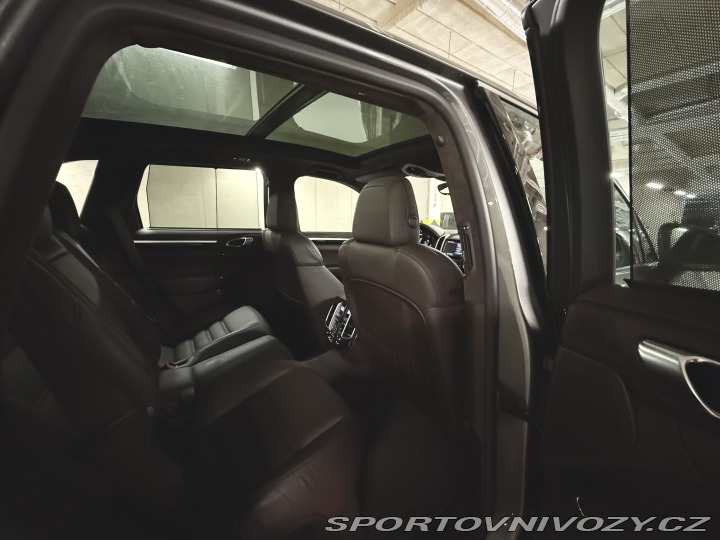 Porsche Cayenne Turbo 2017