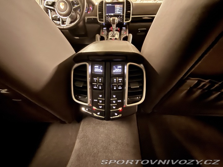 Porsche Cayenne Turbo 2017