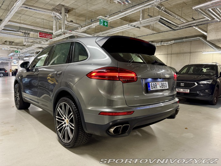 Porsche Cayenne Turbo 2017