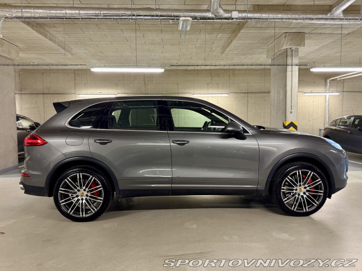 Porsche Cayenne Turbo 2017