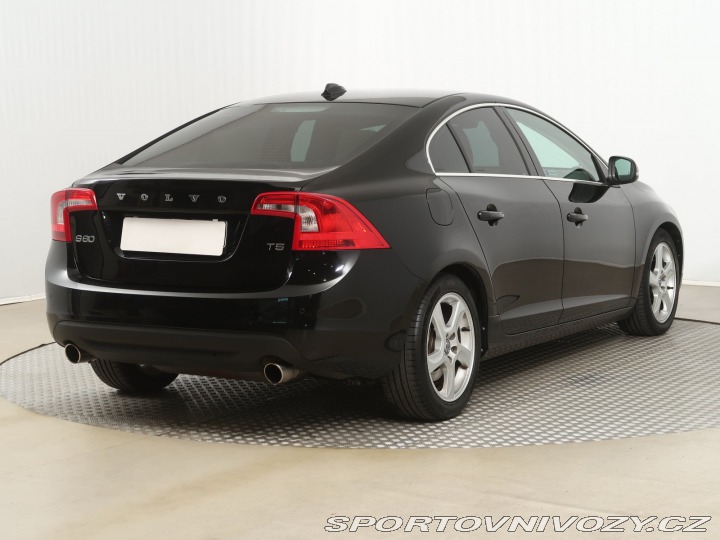Volvo S60 T5 2011