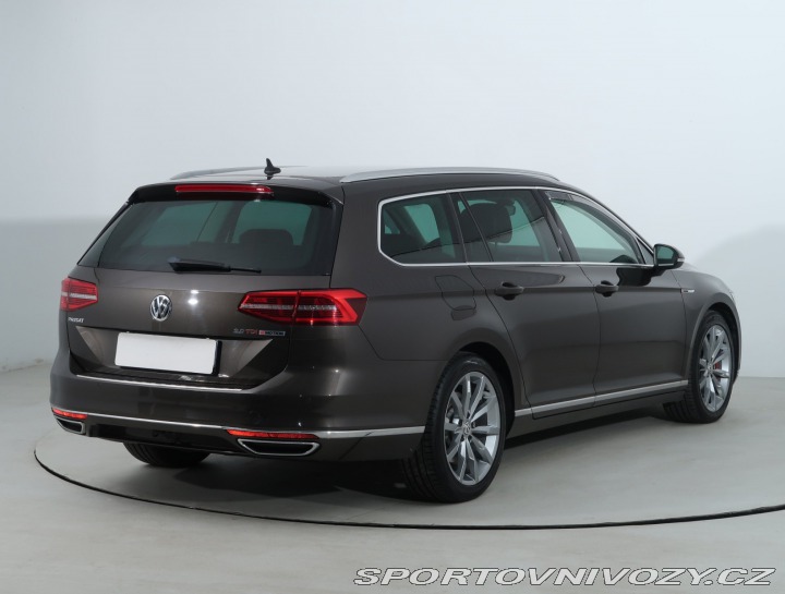 Volkswagen Ostatní modely Passat Highline 2.0 BiTDI 2016