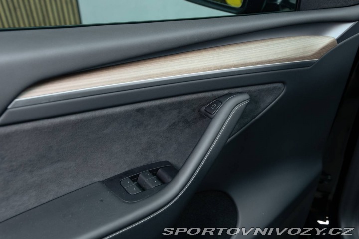 Tesla Model Y Dual Moro Long Range 2023