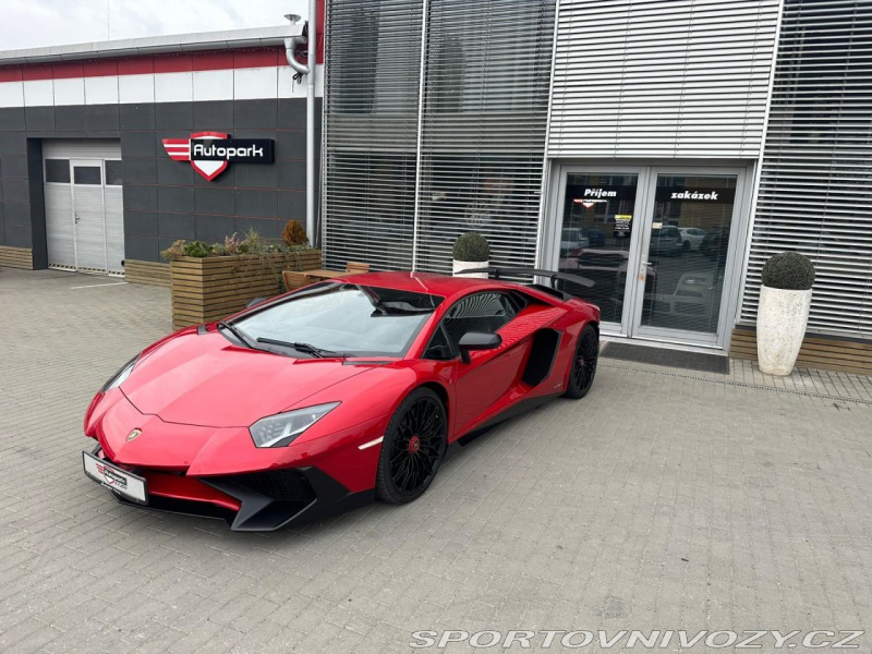 Lamborghini Aventador LP 750-4 SV Superveloce,