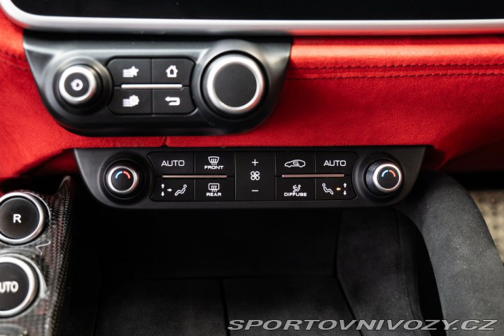 Ferrari GTC4Lusso V12 4x4 DTC/JBL/Kamera/Li 2018