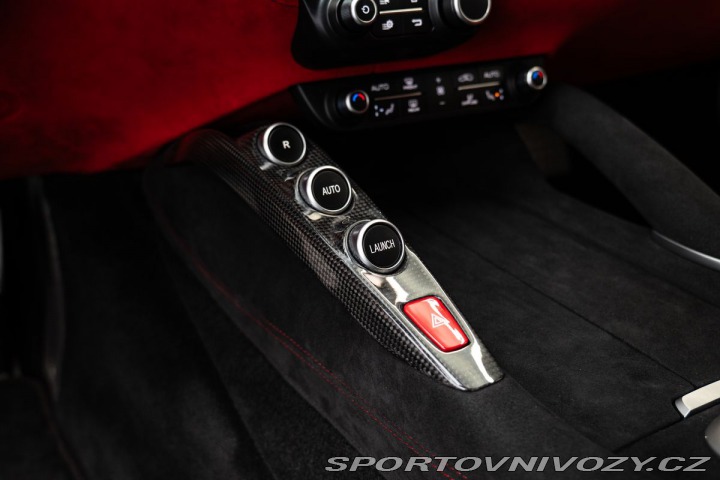 Ferrari GTC4Lusso V12 4x4 DTC/JBL/Kamera/Li 1800