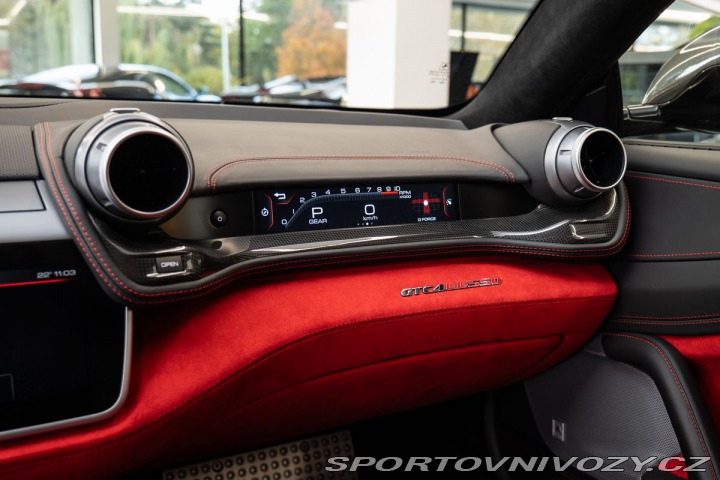 Ferrari GTC4Lusso V12 4x4 DTC/JBL/Kamera/Li 1800
