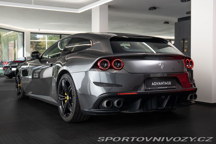 Ferrari GTC4Lusso V12 4x4 DTC/JBL/Kamera/Li 1800