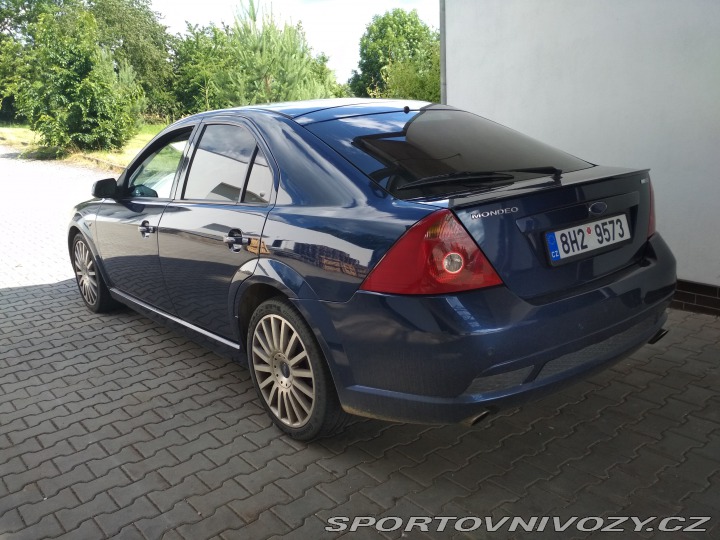 Ford Mondeo ST  2002