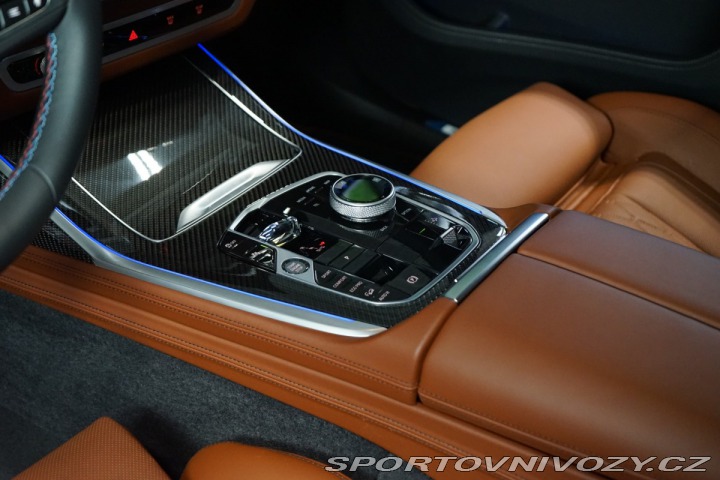 BMW X7 M60i*xDRIVE*PANO*TAŽ*NEZ. 2025