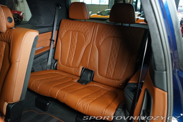 BMW X7 M60i*xDRIVE*PANO*TAŽ*NEZ. 2025