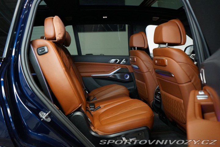 BMW X7 M60i*xDRIVE*PANO*TAŽ*NEZ. 2025