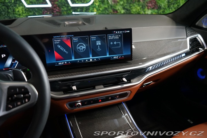 BMW X7 M60i*xDRIVE*PANO*TAŽ*NEZ. 2025