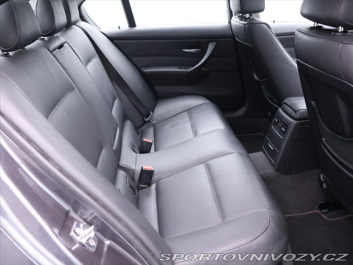 BMW 3 3,0 330i 190kW Xenon Navi 2006