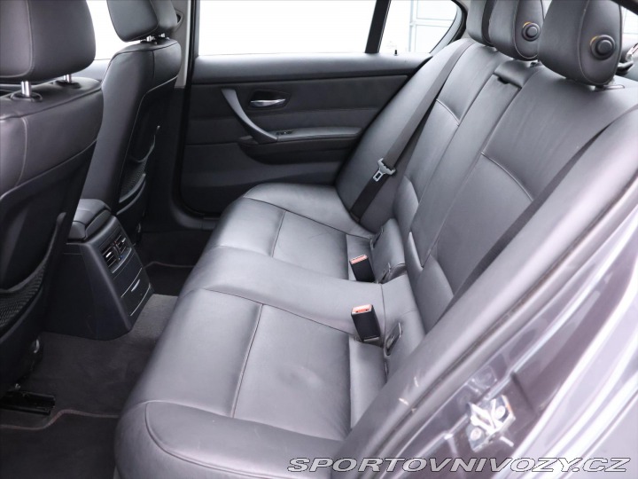 BMW 3 3,0 330i 190kW Xenon Navi 2006