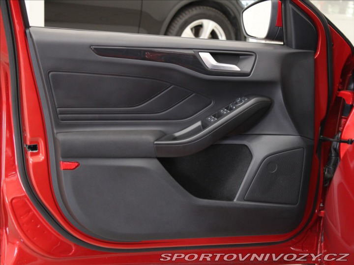 Ford Ostatní modely Focus 1,0 EB 115kW AT ST PANO. 2023