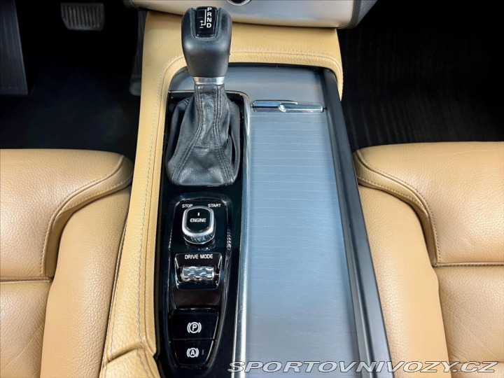 Volvo Ostatní modely XC90 T6 AWD MOMENTUM, PANORAMA 2017