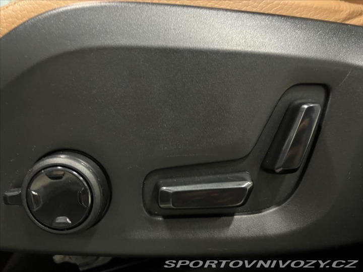 Volvo Ostatní modely XC90 T6 AWD MOMENTUM, PANORAMA 2017