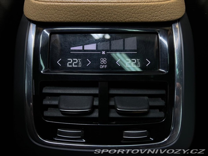 Volvo Ostatní modely XC90 T6 AWD MOMENTUM, PANORAMA 2017