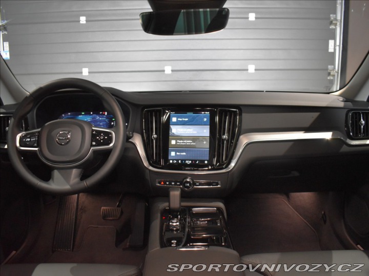 Volvo V60 2,0 T6 AWD PLUS Bezklíč,B 2025