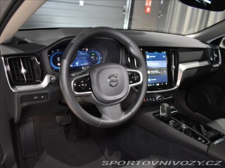 Volvo V60 2,0 T6 AWD PLUS Bezklíč,B 2025