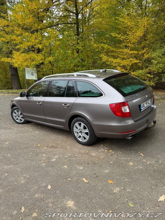 Škoda Superb 2,0 tdi manuál, 2 majit 2010