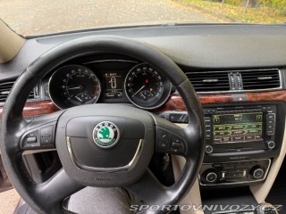 Škoda Superb 2,0 tdi manuál, 2 majit 2010