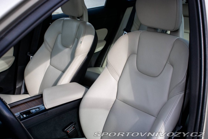 Volvo Ostatní modely XC60  2.0 T8 Momentum AWD / AJ 2018