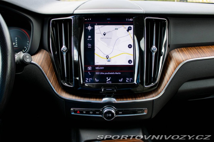 Volvo Ostatní modely XC60  2.0 T8 Momentum AWD / AJ 2018