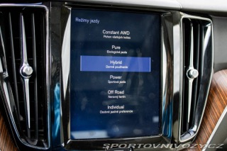 Volvo Ostatní modely XC60  2.0 T8 Momentum AWD / AJ 2018