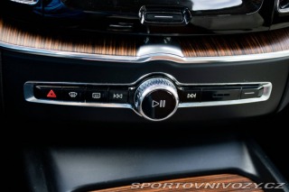 Volvo Ostatní modely XC60  2.0 T8 Momentum AWD / AJ 2018