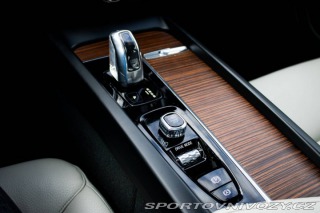 Volvo Ostatní modely XC60  2.0 T8 Momentum AWD / AJ 2018