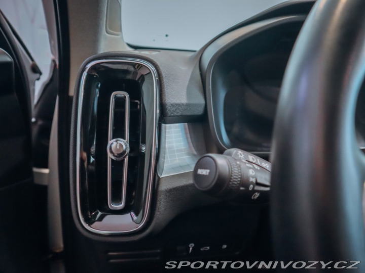 Volvo Ostatní modely XC40 T4 FWD Recharge Inscripti 2021