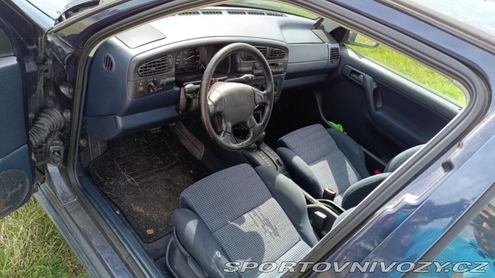 Volkswagen Ostatní modely Vento 2,8   IKONA DEVADESÁTEK 1993