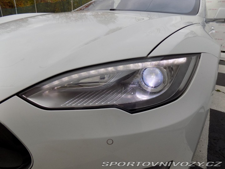 Tesla Model S 90D/1.Maj.ČR/Ludicrous/76 2015