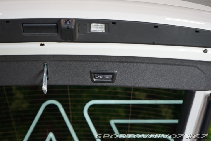 BMW X6 40i*xDRIVE*H/K*TAŽ*LED*M- 2023