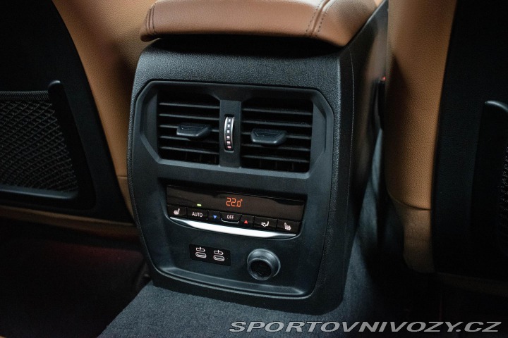 BMW 3 330i xDrive LUXURY*DPH*ČR 2020