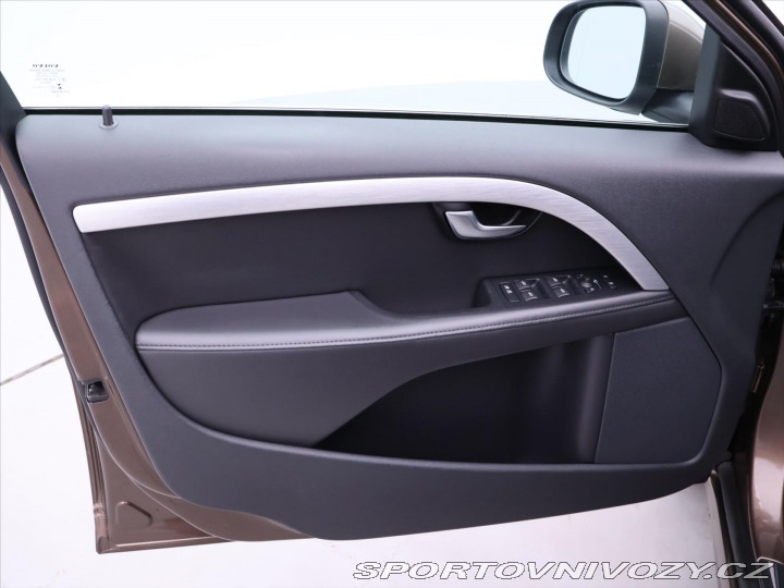 Volvo V70 2,4 D5 158 kW Summum 2013