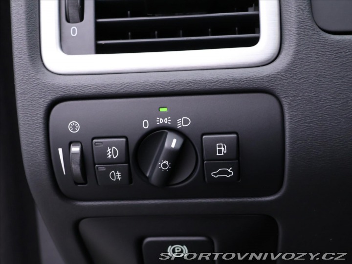 Volvo V70 2,4 D5 158 kW Summum 2013