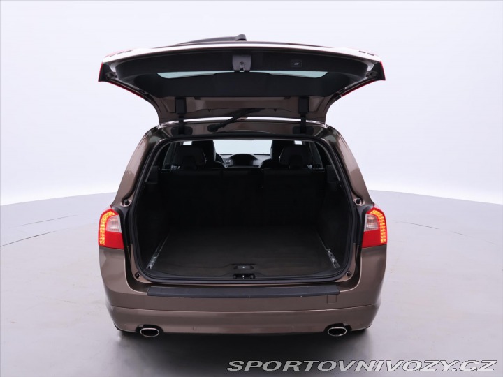 Volvo V70 2,4 D5 158 kW Summum 2013