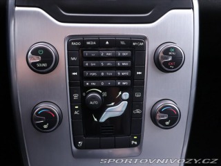 Volvo V70 2,4 D5 158 kW Summum 2013